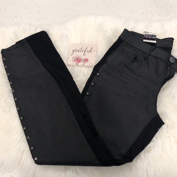 BONGO Denim - Sexy black fitted jeans!